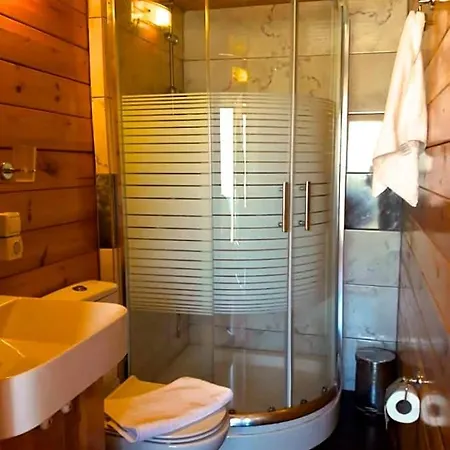 Slow West Glamping 리조트