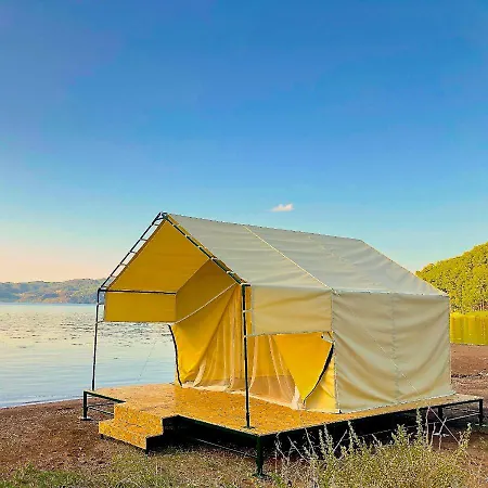 Slow West Glamping 리조트 말마리스